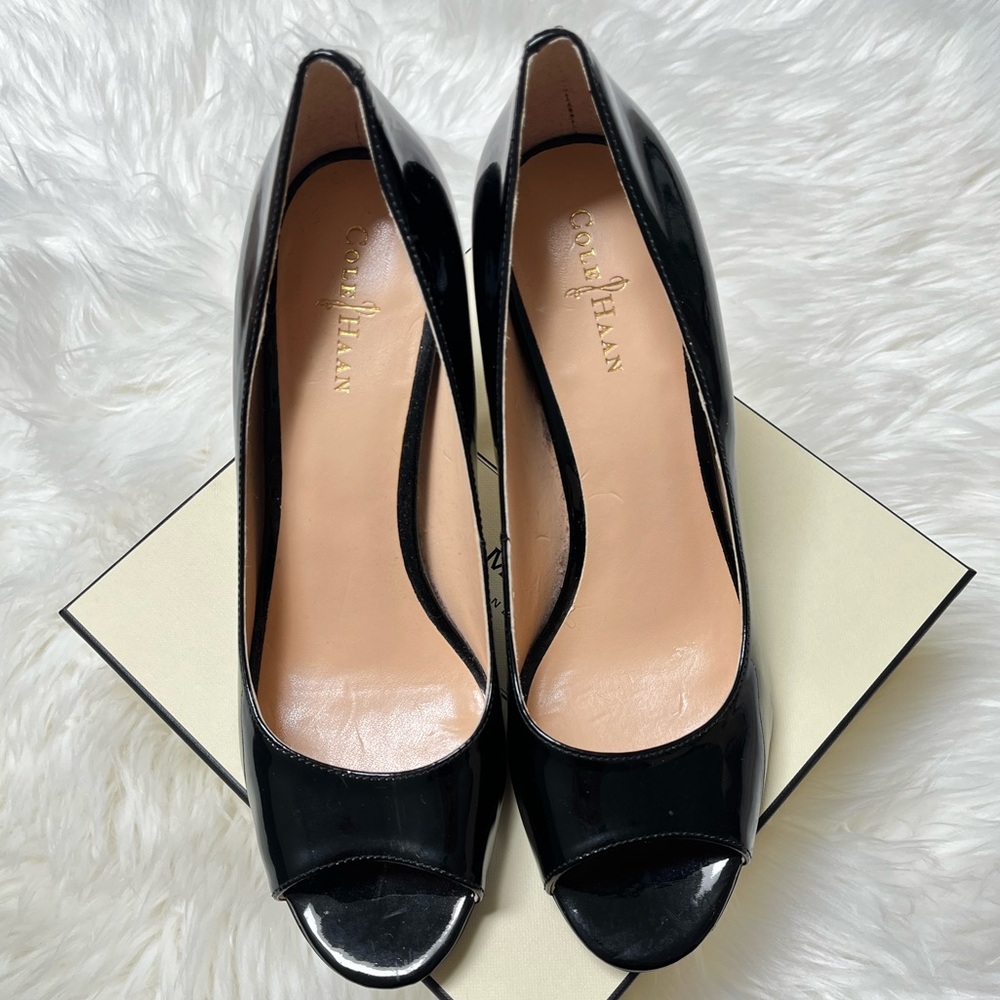 *BRAND NEW* Cole Haan (Nike Air) Black Patent Peep-Toe Pumps -  Size 6.5B